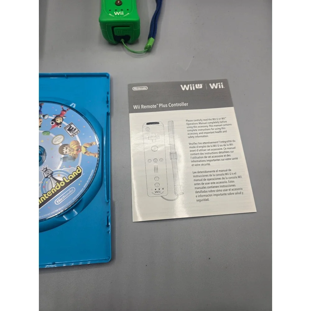 Nintendo Land Wii U Luigi Green Wii Remote Plus Controller Bundle Game CIB